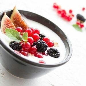 Yogurt e frutta fresca