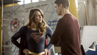 arrow-legends-of-tomorrow the flash supergirl crossover