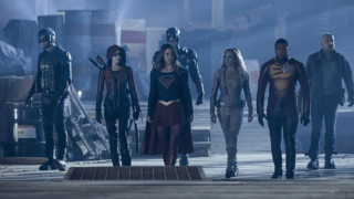 arrow-legends-of-tomorrow the flash supergirl crossover