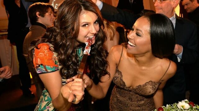 the vampire diaries nina dobrev e kat graham