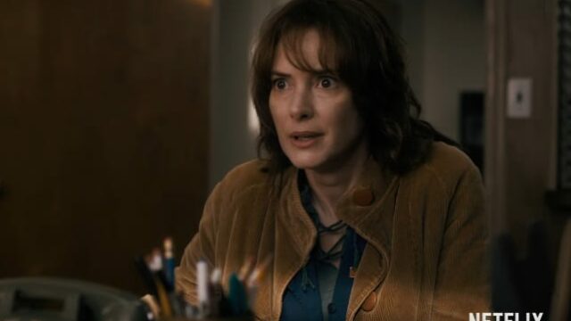 Stranger Things - Winona Ryder - sneak-peek Super Bowl 2017