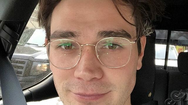 KJ Apa curiositÃ 