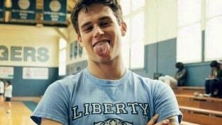 Tredici: Brandon Flynn di 13 Reasons Why contro Trump sui diritti LGBT