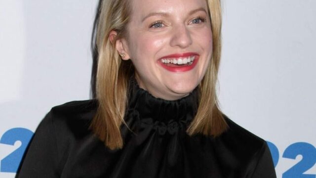 the handmaid's tale - elisabeth moss