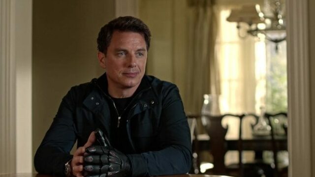 arrow john barrowman malcolm merlyn