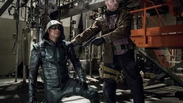 Arrow 6x07 still, promo e anticipazioni: Oliver Queen di nuovo Green Arrow