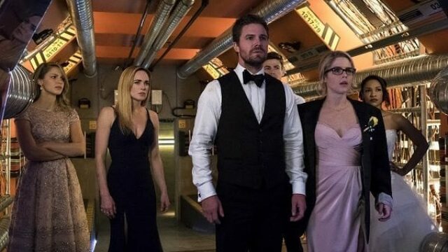 Arrow 6x08: anticipazioni e foto Crisis on Earth-X, crossover parte 2