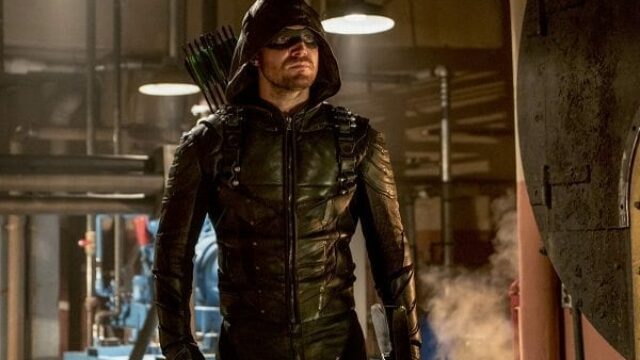 Arrow 6x07 still, promo e anticipazioni: Oliver Queen di nuovo Green Arrow