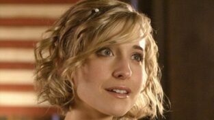 Smallville: Allison Mack (Chloe Sullivan) a capo di una setta che abusa delle donne