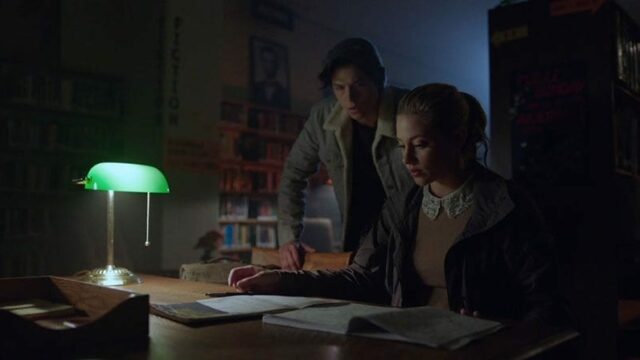Riverdale 2x04 streaming: Black Hood e la misteriosa lettera a Betty