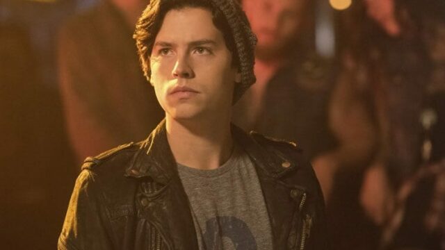 Riverdale 2x05: Jughead diviso tra North e Southside (FOTO)