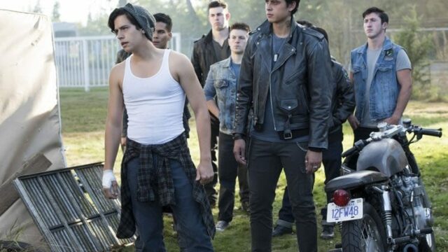 Riverdale 2x05: Jughead tra North e Southside, BETTY in pericolo (FOTO)