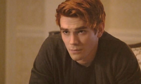 Riverdale 2 - KJ Apa - Archie - Black Hood