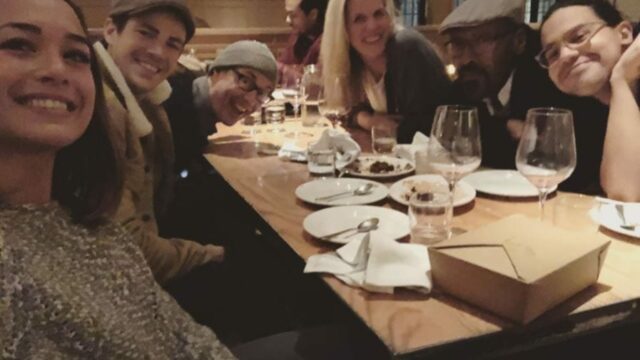 Grant Gustin compleanno: le foto con la fidanzata e il cast di The Flash