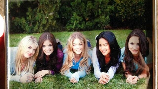 pretty little liars anniversario