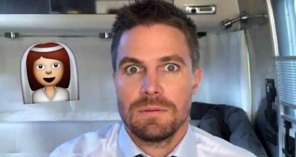 Stephen Amell celebra un matrimonio: una coppia sposata da Green Arrow