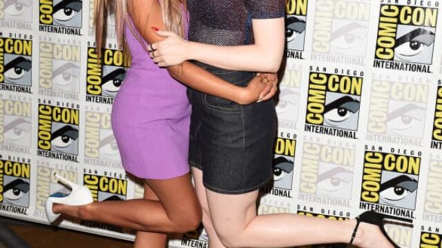 Vanessa Morgan e Madelaine Petsch - Comic Con 2018 look