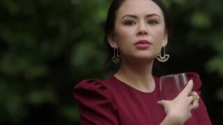 Janel Parrish The Perfectionists streaming su Netflix