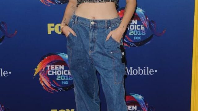 Teen Choice Awards 2018 look - Noah Cyrus