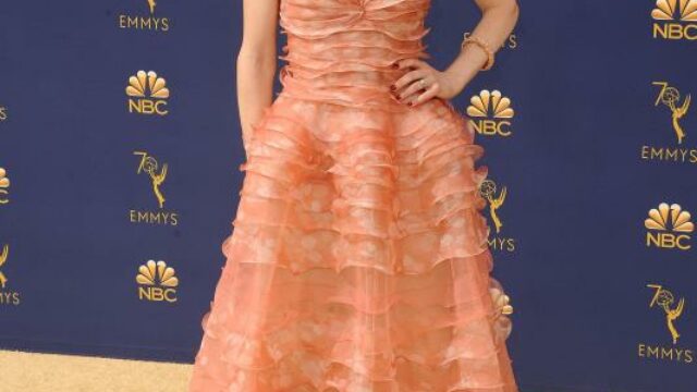 Emmy 2018 red carpet - Ellie Kemper