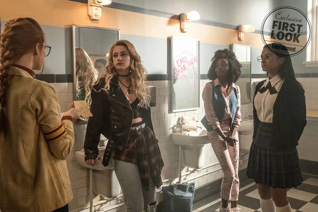 Riverdale 3x04 foto: le ragazze da giovani nei panni delle loro madri