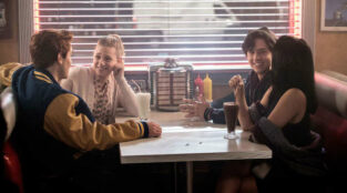 RIVERDALE Citazioni QUIZ - Prova a indovinare chi l'ha detto a chi? Da Jughead a Cheryl riesci a ricordare le battute dei personaggi?