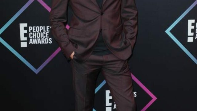 People Choice Awrads 2018 red carpet: Dominic Sherwood