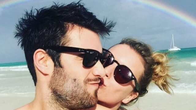 Emily VanCamp e Joshua Bowman si sono sposati: ecco le foto che ripercorrono la loro storia d'amore dal set di Revenge al giorno del matrimonio