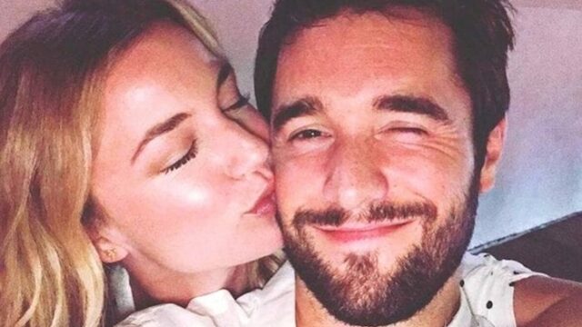 Emily VanCamp e Joshua Bowman si sono sposati: ecco le foto che ripercorrono la loro storia d'amore dal set di Revenge al giorno del matrimonio