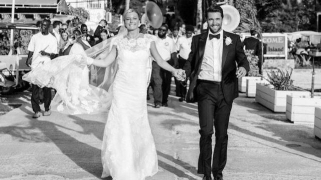 Emily VanCamp e Joshua Bowman si sono sposati: ecco le foto che ripercorrono la loro storia d'amore dal set di Revenge al giorno del matrimonio