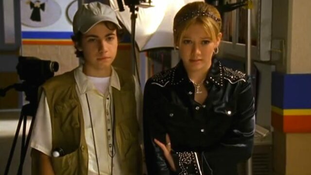 Lizzie McGuire: i migliori outfit del personaggio interpretato dalla famosa Hilary Duff nell'iconica serie TV della Disney