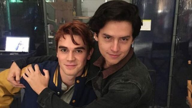 kj apa e cole sprouse