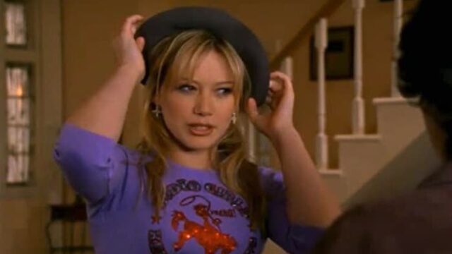 Lizzie McGuire: i migliori outfit del personaggio interpretato dalla famosa Hilary Duff nell'iconica serie TV della Disney