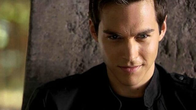 LOKI serie TV sarà un prequel? Quale attore dovrebbe interpretare un giovane Tom Hiddleston secondo voi? Ecco le nostre proposte per il cast!