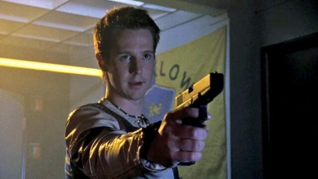 Ecco a voi i 10 motivi per cui amiamo Logan Echolls di Jason Dohring in Veronica Mars e non vediamo l'ora del suo ritorno!