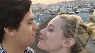 Cole Sprouse Lili Reinhart lasciati