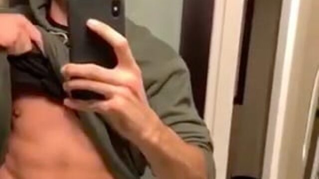 Noah Centineo vittima di body shaming su Instagram, ecco cos'Ã¨ successo