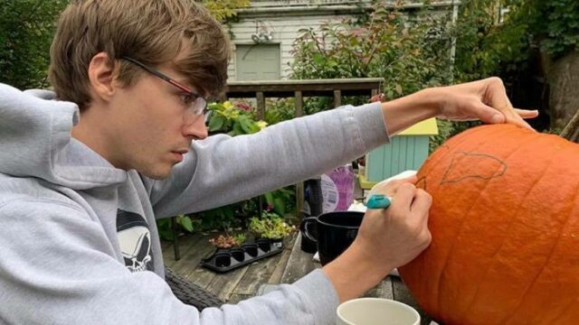 Miles Heizer Halloween 2019 costumi celebrities