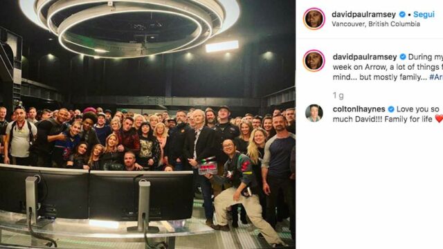 Da Stephen Amell a Colton Haynes: gli emozionanti messaggi d'addio del cast di Arrow dopo la fine delle riprese della stagione finale
