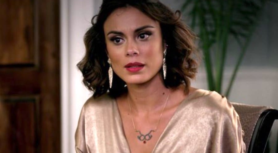 Nathalie Kelley Vuota Il Sacco Sulla Cancellazione Di Cristal In Dynasty