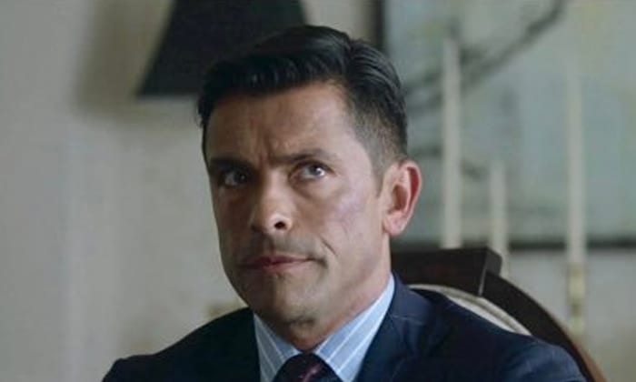  Hiram  Lodge morir  nella quinta stagione di Riverdale  