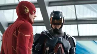 showrunner The Flash si espone Legends of Tomorrow