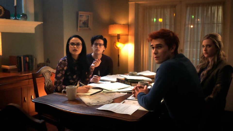 The CW estende la programmazione a sitcom e procedurali