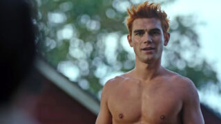 KJ Apa non ha amato recitare senza maglietta Riverdale