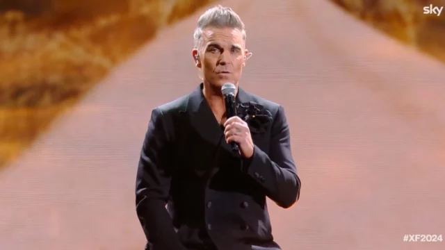 Robbie Williams rivela che sta perdendo la vista, la causa sarebbe un farmaco per dimagrire